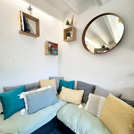 Maisonnette De Charme Bord De Piscine Hébergement de vacances *